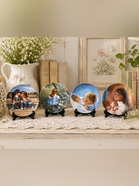 Donald Zolan Mini Collector Plates Set Children Art Decorative 4pc
